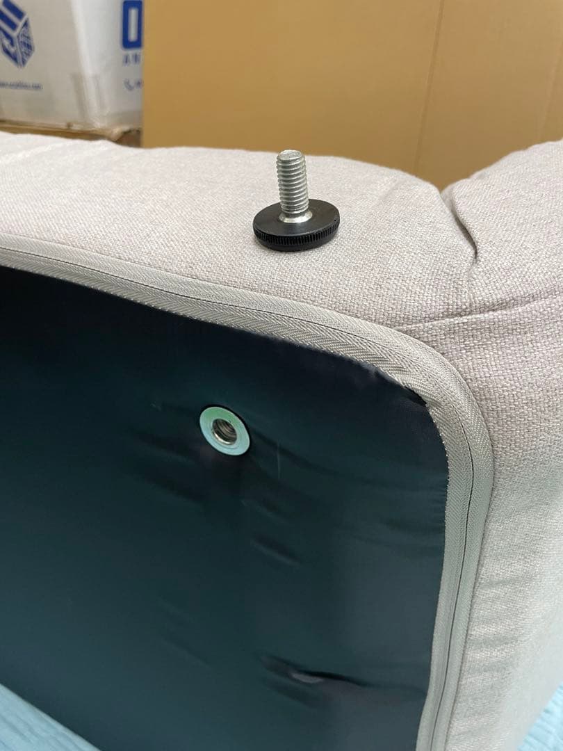 ライトグレー ファブリックソファ　ローソファ　一人暮らし