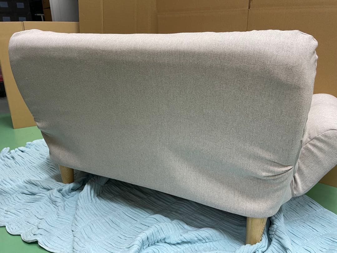 ライトグレー ファブリックソファ　ローソファ　一人暮らし