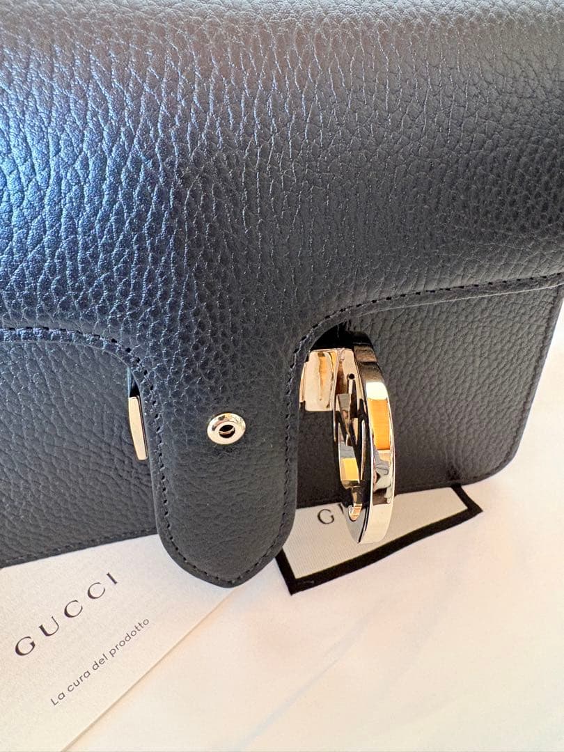 GUCCI インターロッキング　ブラック ショルダーバッグ　グッチ　チェーン