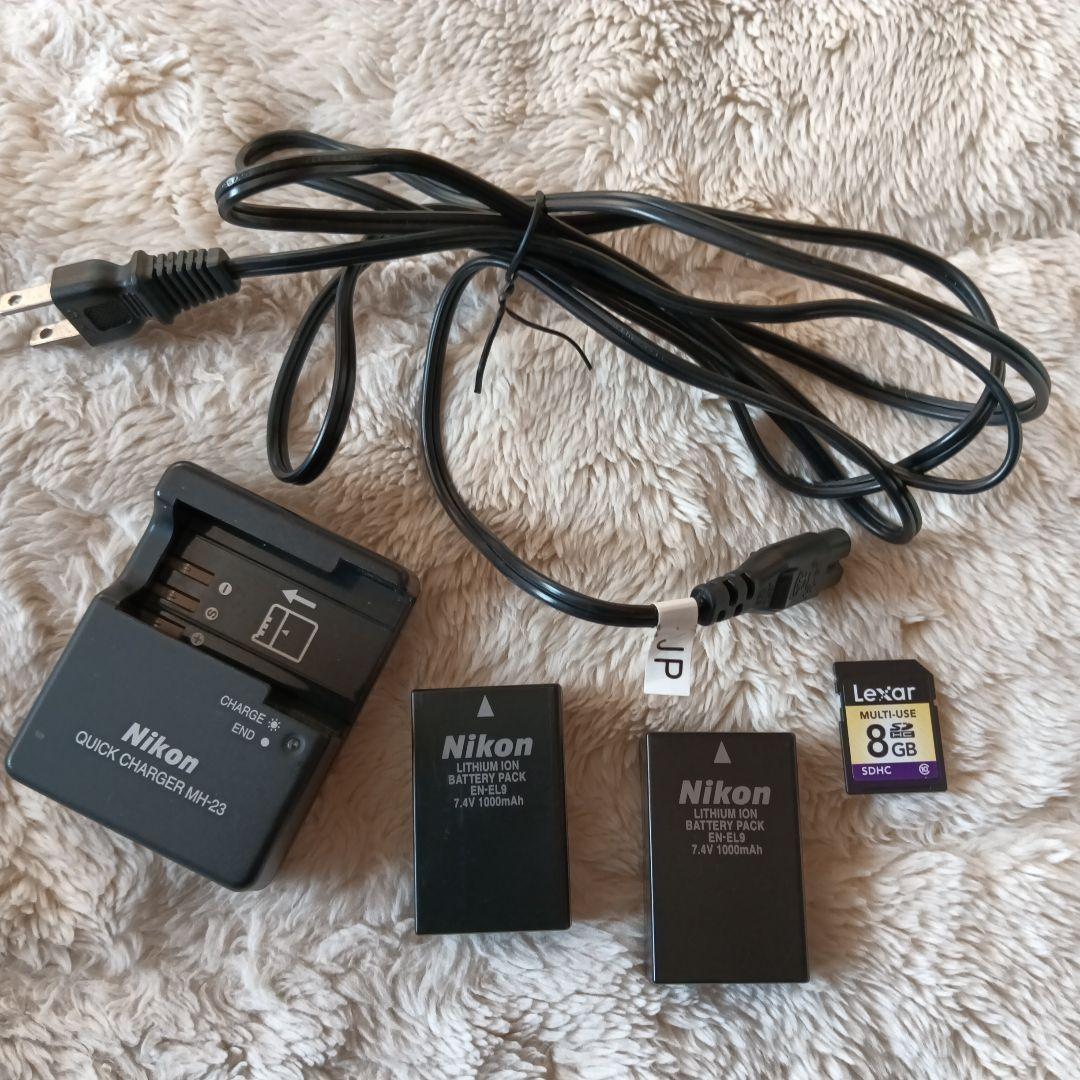 Nikon D40デジタル一眼レフ 18~55ミリ標準ズームカメラセット[美品]