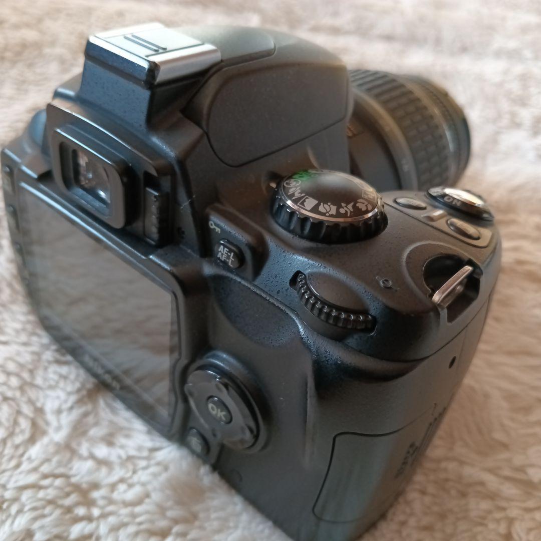 Nikon D40デジタル一眼レフ 18~55ミリ標準ズームカメラセット[美品]