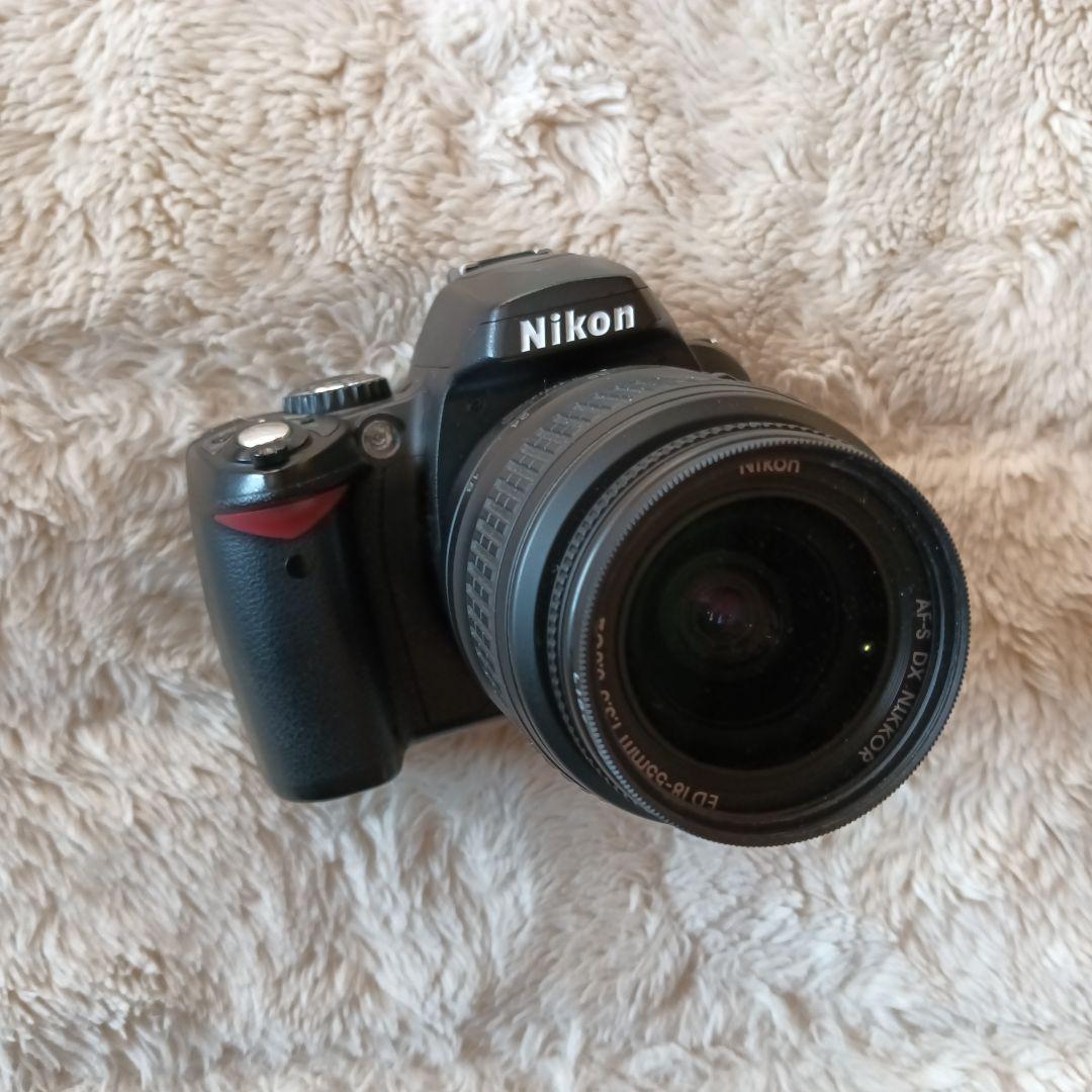 Nikon D40デジタル一眼レフ 18~55ミリ標準ズームカメラセット[美品]