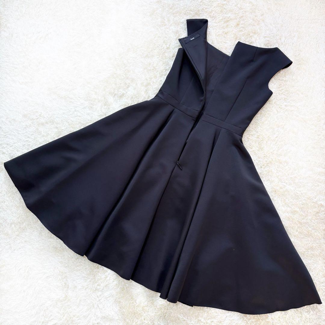 【美品】ルネ　ワンピース　ブラック　34　フレア　Aライン　ひざ丈