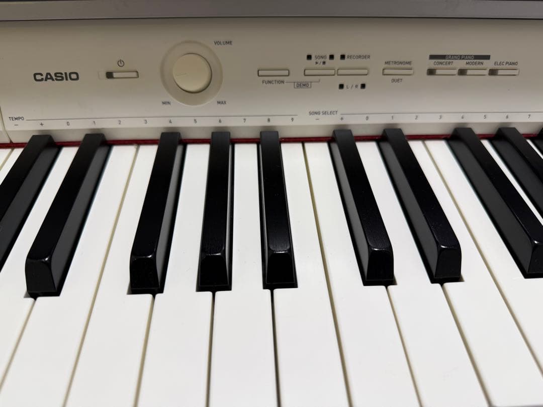 【送料込】CASIO PX-750WE Priviaホワイト電子ピアノ【早者勝】