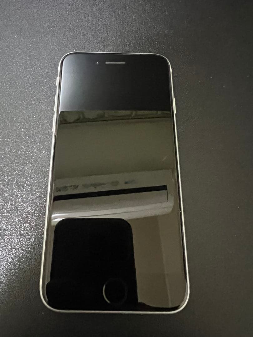 「美品」iPhone SE (第2世代) 充電ケーブル付SIMフリー