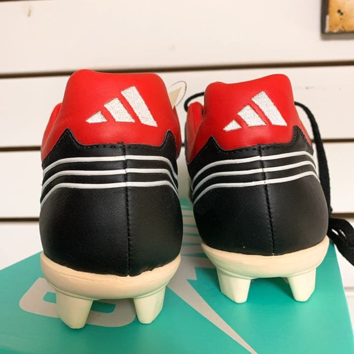 激レア　超美品　新品タグ付き　プレデタープレシジョン　27㎝