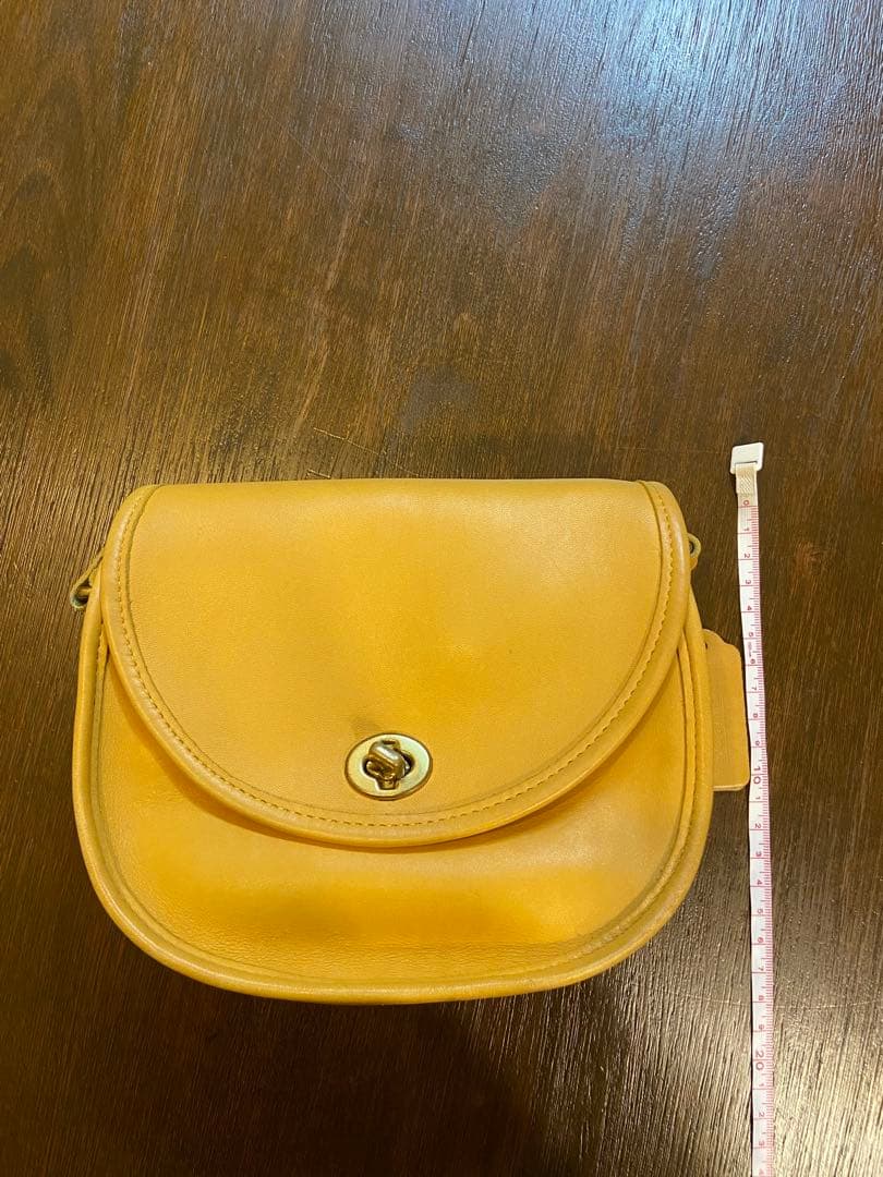 オールドコーチショルダーバッグセカンドバッグイエロー