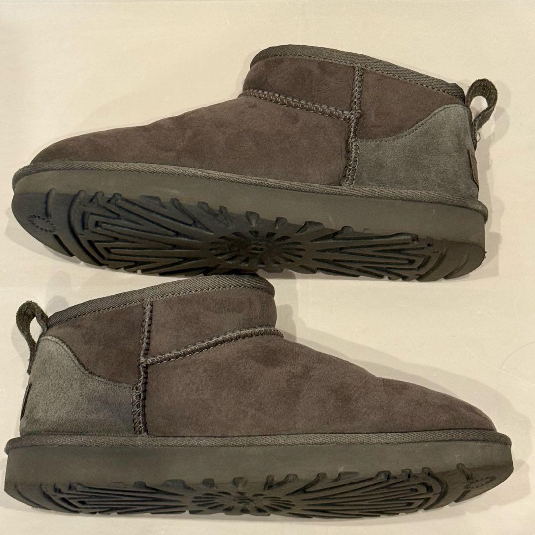 【UGG】 クラシック ウルトラミニ ムートン ブーツ 24cm グレー