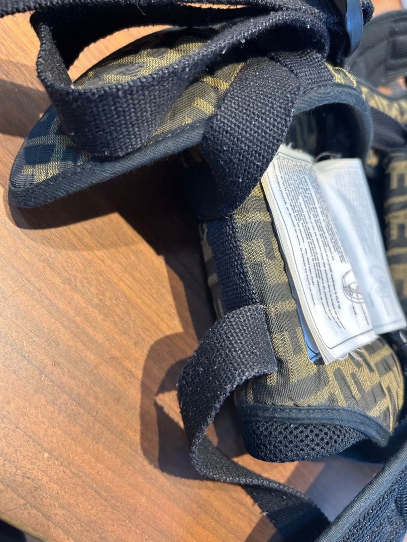 FENDI×アップリカ抱っこ紐　箱、取説付き