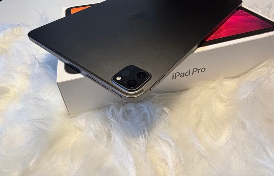 iPad Pro （11インチ 第2世代 128GB)凹み