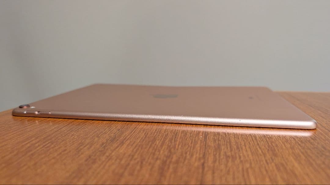 iPad Pro（10.5インチ）256GB　純正キーボード付