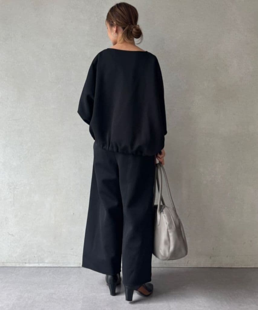 2.2万　今季新品ビアズリー　リップルダンボール トップス　黒ガリャルダガランテ