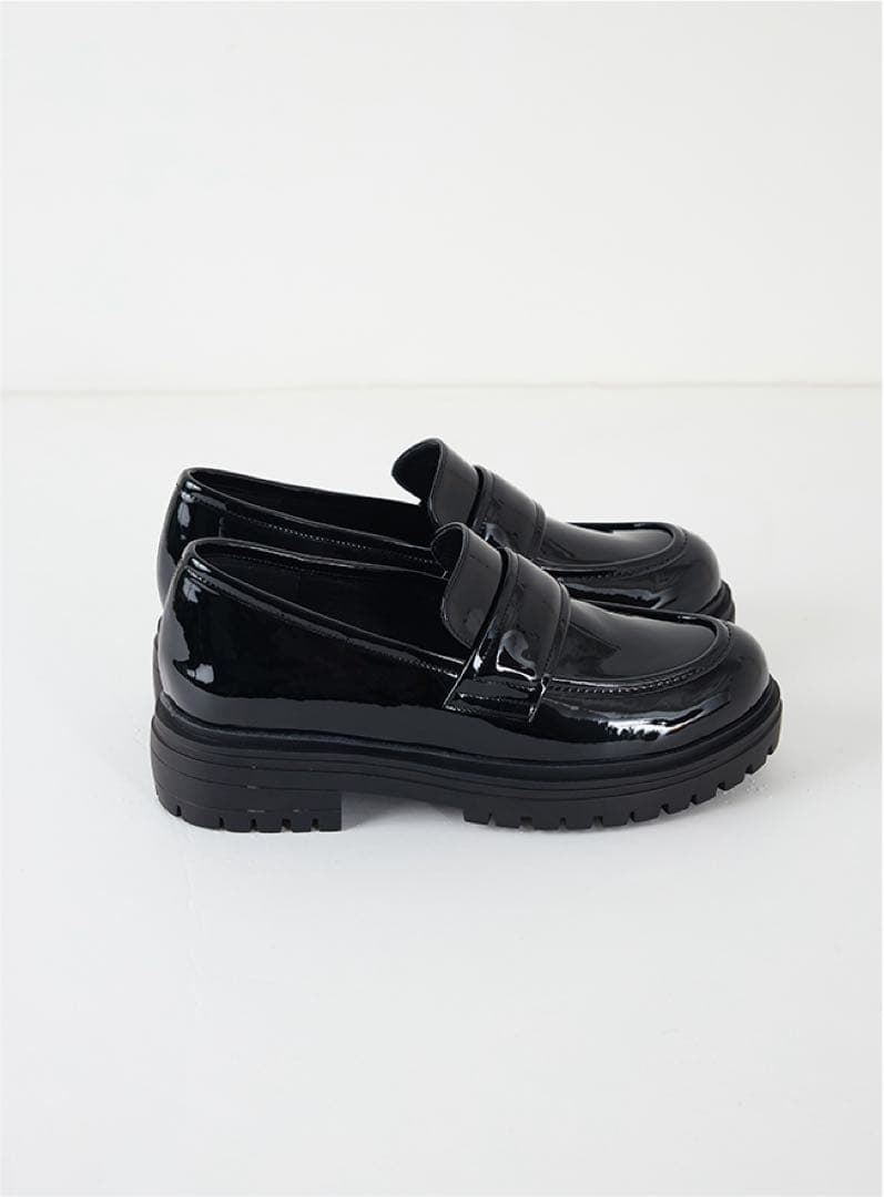 東原亜希　FORME ブラックエナメルローファー厚底　Lサイズ