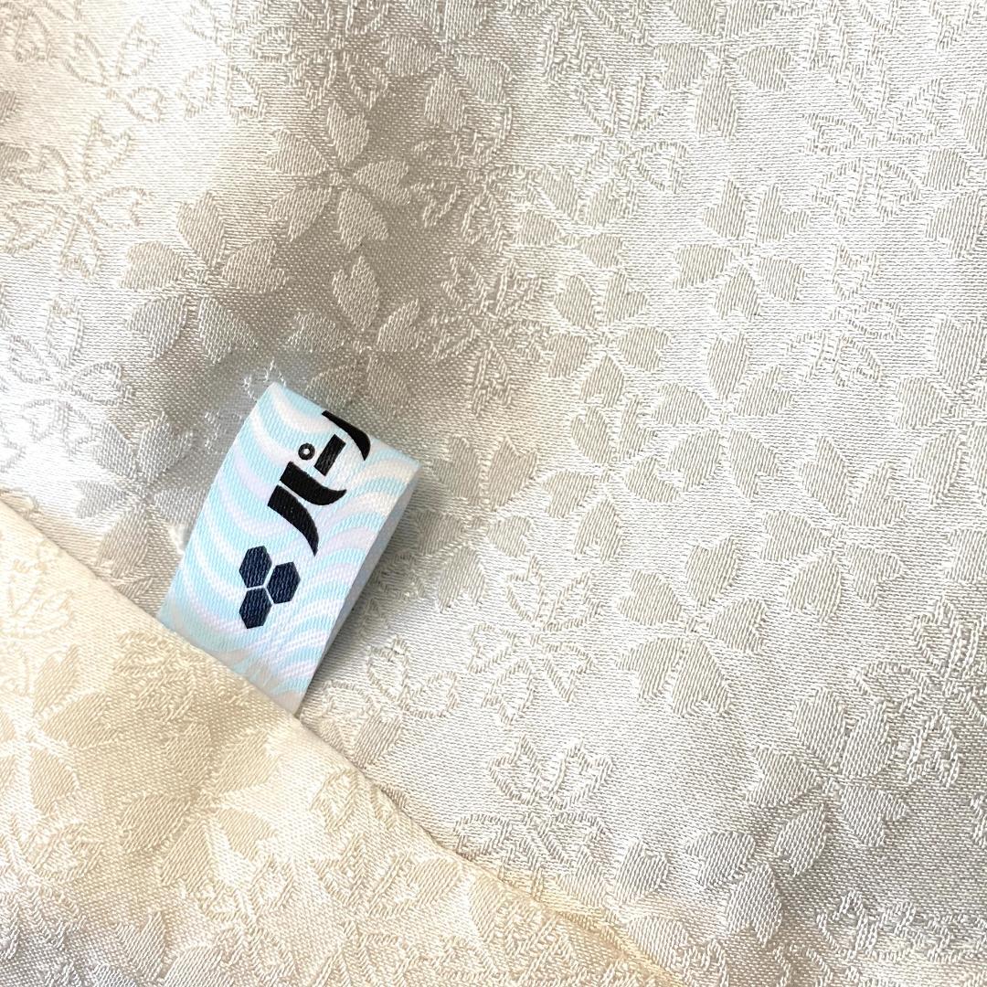 akmx181 正絹 振袖 白/藍色 パールトーン加工 13号 花柄