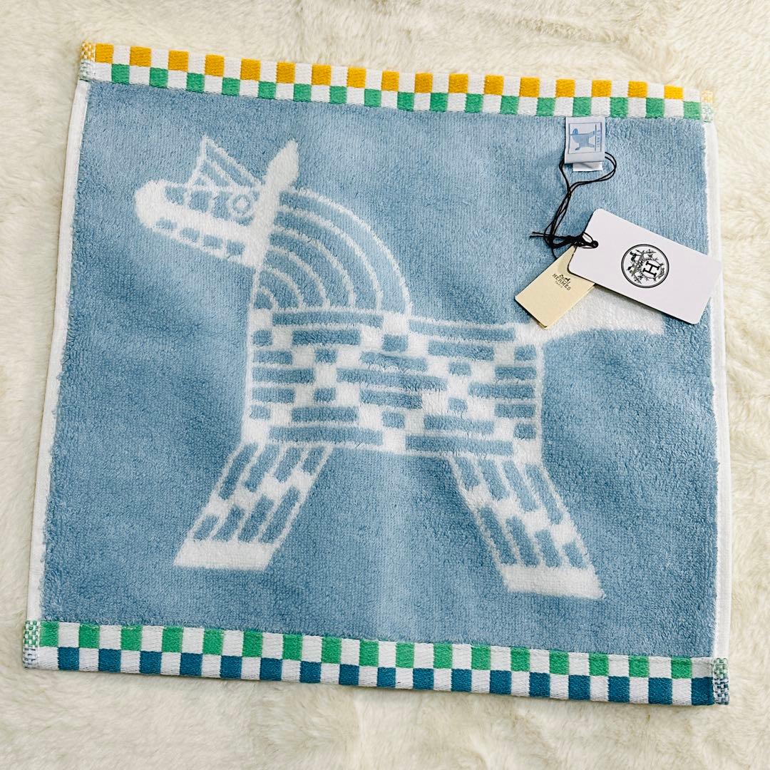 HERMES アニモーナッテ　馬模様 タオルハンカチ 新品