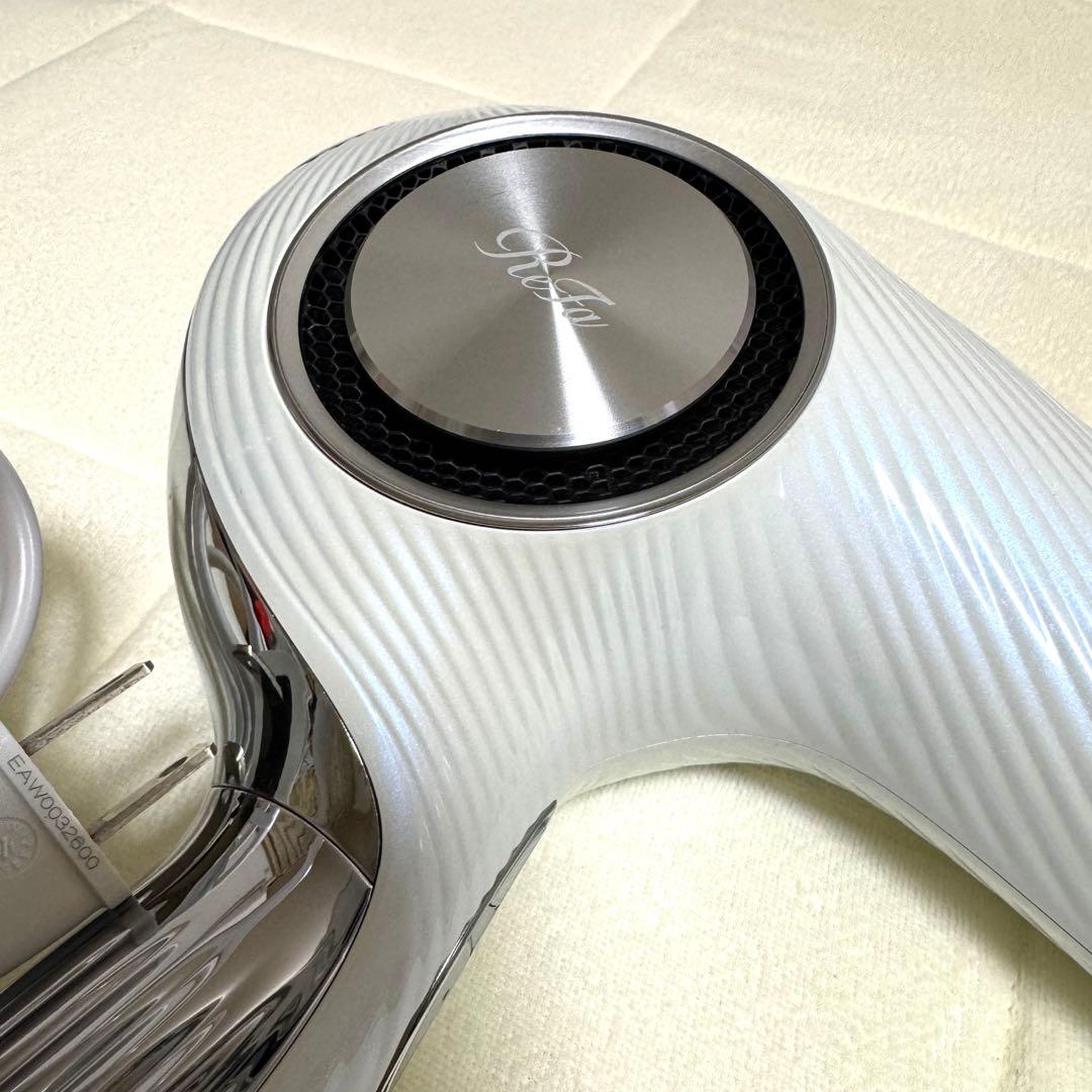 リファ　Refa ドライヤーRE-AJ02A 2021年製