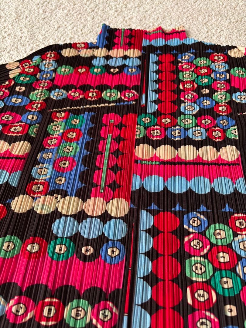 ⑨美品プリーツプリーズ　イッセイミヤケ　　サイズ3