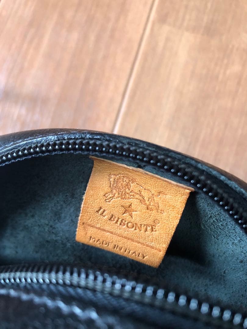 IL BISONTE ブラック クロスボディーバッグ