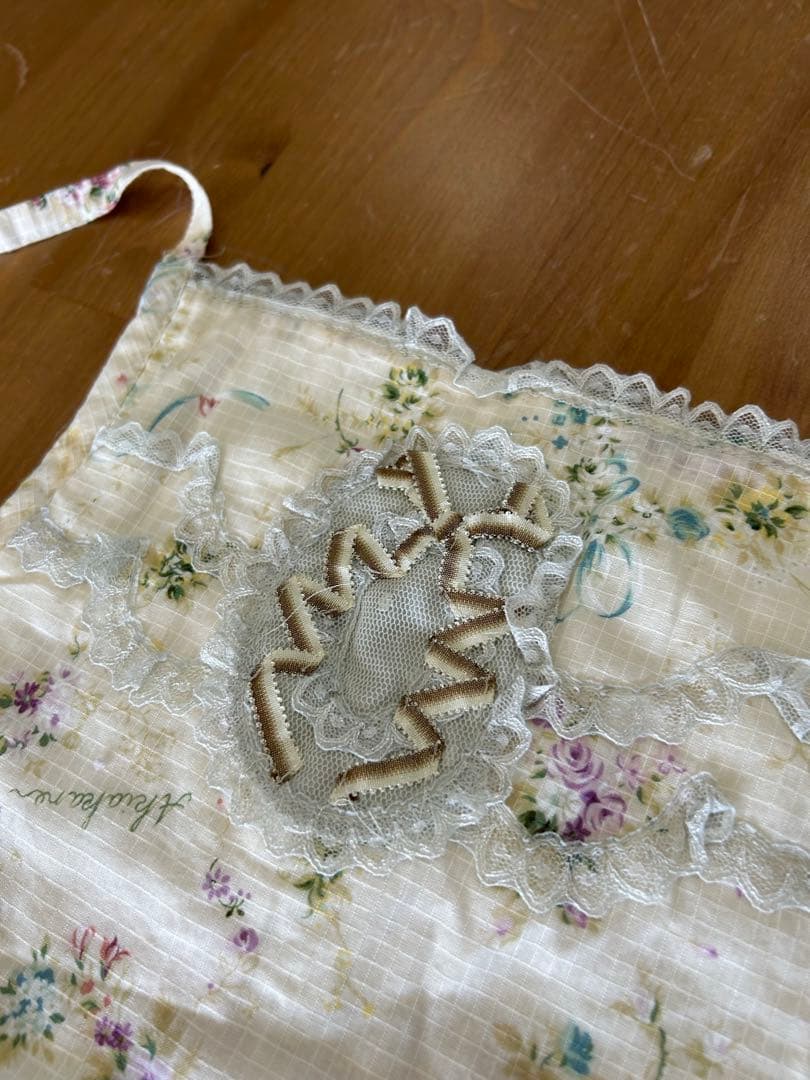 未使用さえらアキアカネ裏表リバーシブル☆レアレースフリルエプロン超可愛い素敵上品