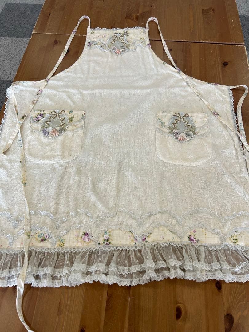 未使用さえらアキアカネ裏表リバーシブル☆レアレースフリルエプロン超可愛い素敵上品