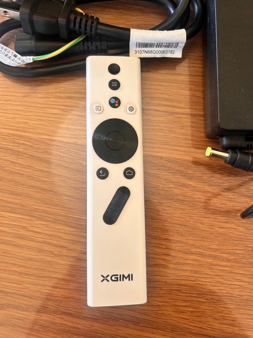 【美品】XGIMI Halo+（1080P）プロジェクター 本体＋スタンド