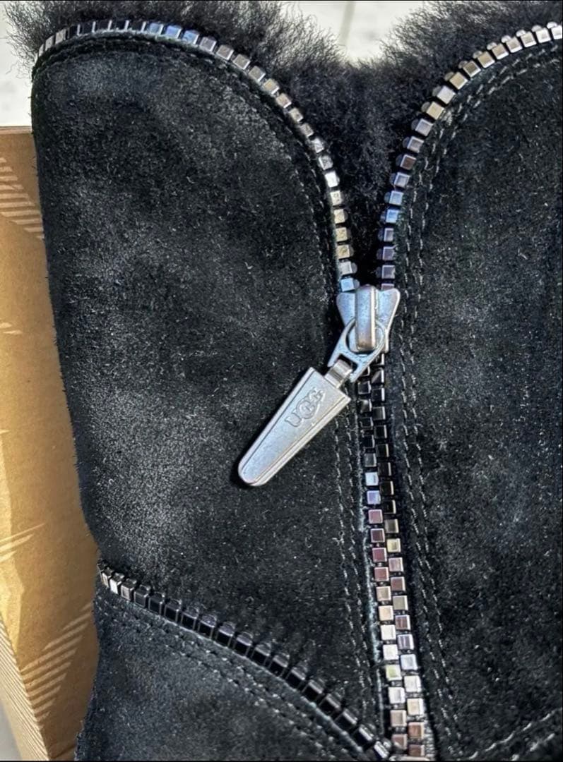 UGG ムートンブーツ ファスナー金具ビジュー 未使用 ショートブーツUS6