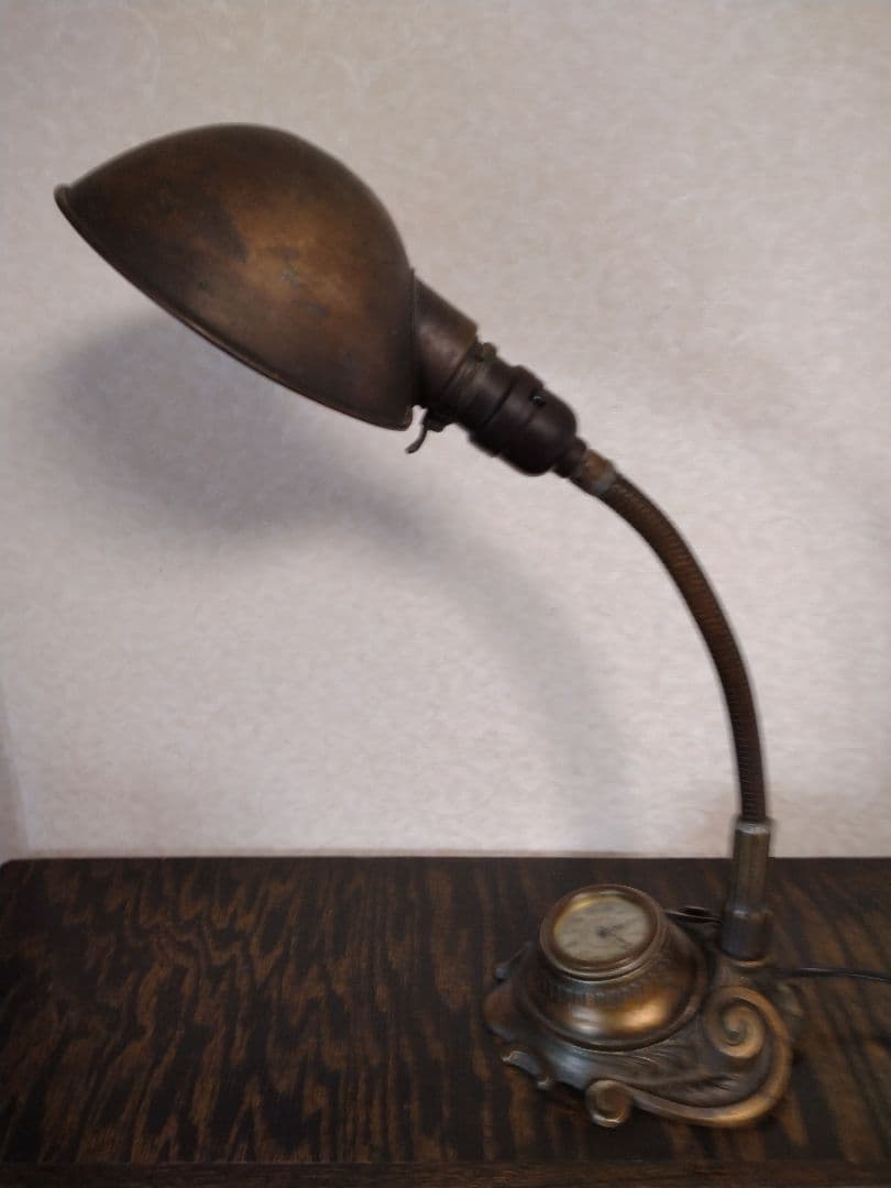 アメリカンビンテージ　レトロ　アンティーク　 ブロンズデスクライト　時計付き照明