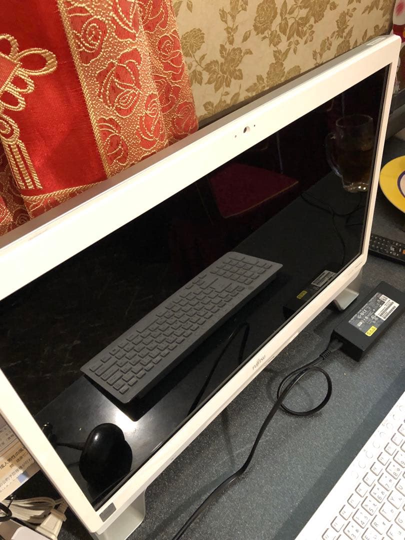 Fujitsu ESPRIMO FH52U オールインワンPC