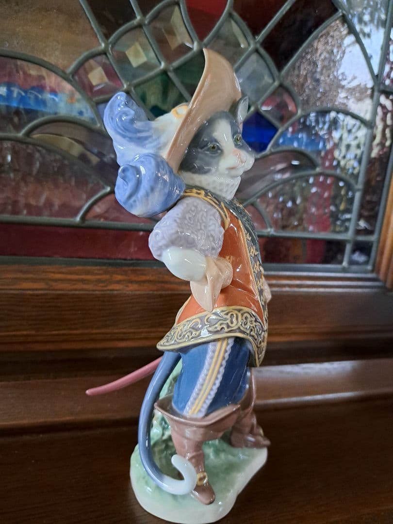 リヤドロLLADRO 「長靴をはいた猫」