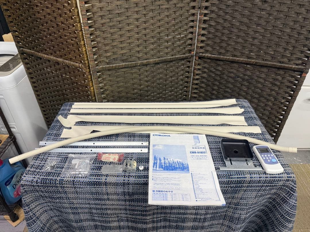 【超美品】コロナ　冷暖房兼用　窓用エアコン　ウインドエアコン　CWH-A1822