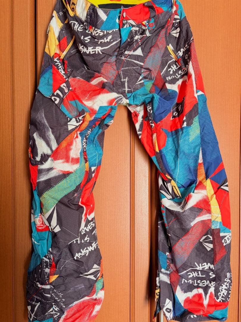 VOLCOM スノーボードウェア　上下セット　Lサイズ