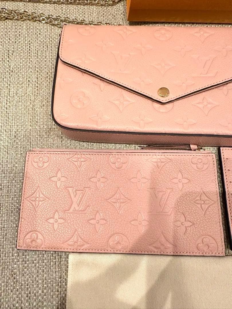 音ちゅんさまルイヴィトン ポシェットフェリシー ローズプードル