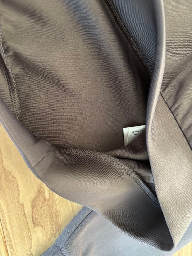 ラフロッグ　バックフレームロゴモックネックシャツ　グレー　新品