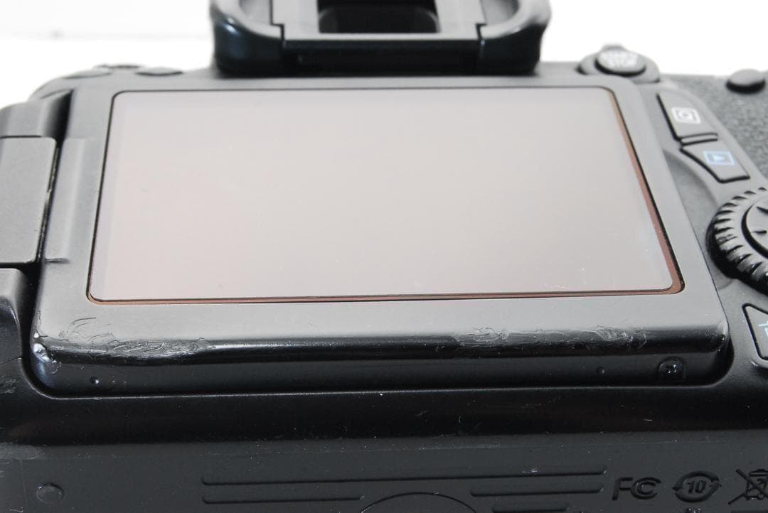 Canon EOS 70D スマホ転送機能搭載！ 近～中望遠レンズ付き♪