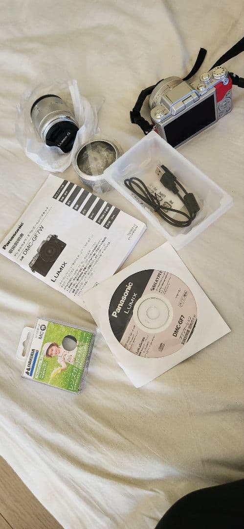 パナソニック ミラーレス一眼カメラ ダブルズームレンズ DMC-GF7W-S