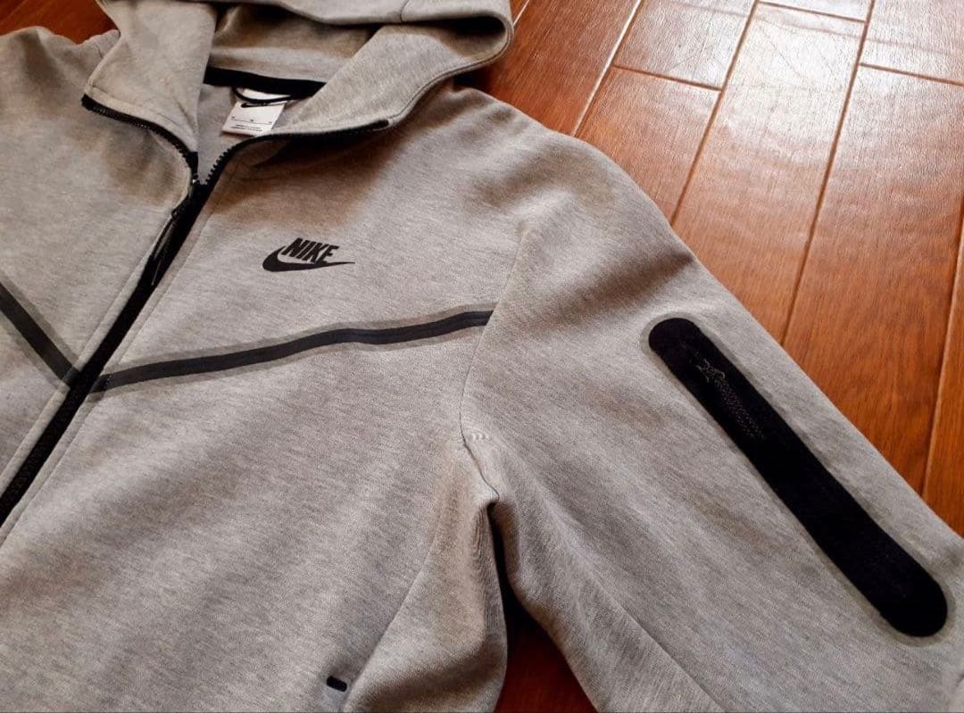 Nike テックセットアップM