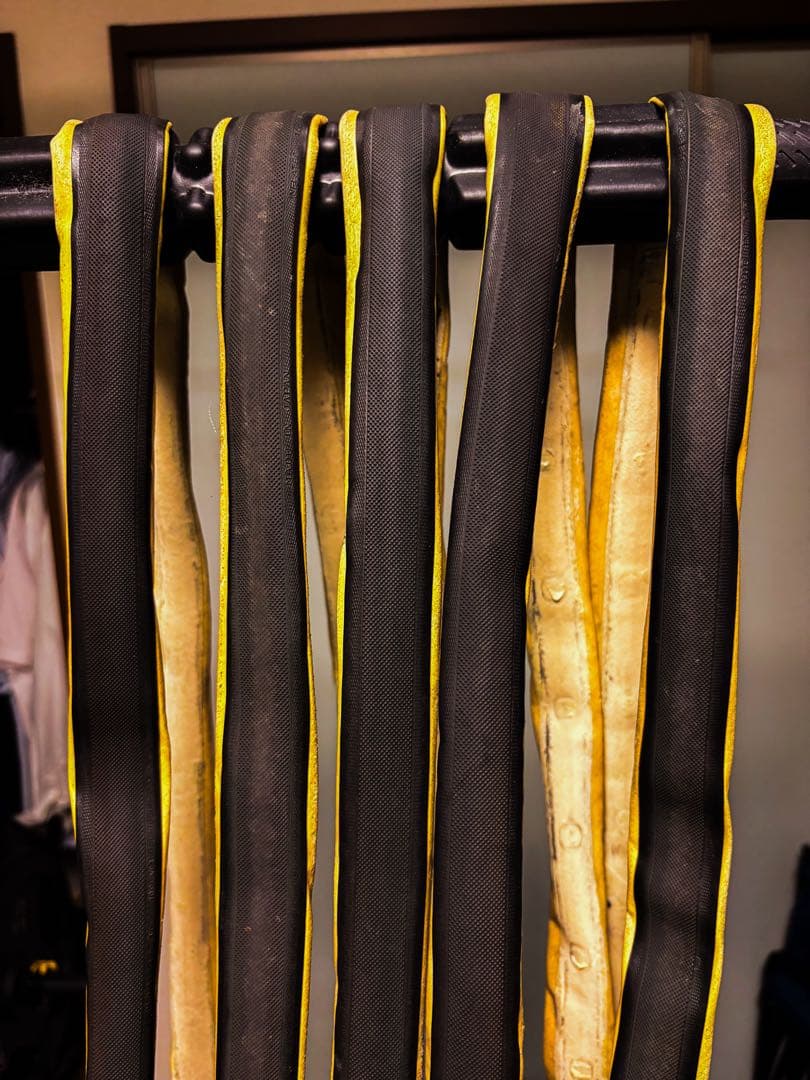 【中古美品】SOYO RED R-Ⅱ シームレスタイヤ 5本セット　NJS