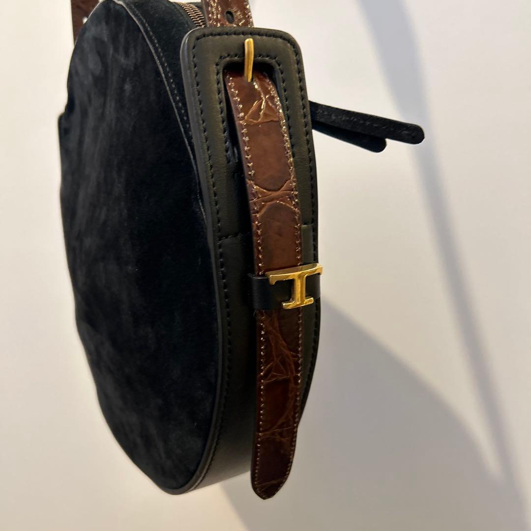 トッズ×エンダースキーマ　黒スエード丸型バッグ