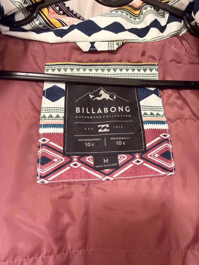 【美品】BILLABONG スノボウエア　ジャケット　スキーウェア　ビラボン　M