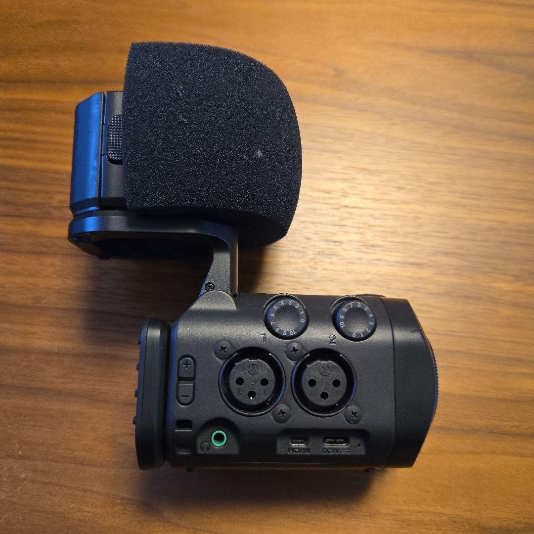 Q8n-4K ZOOM コンパクトマイク ウィンドシールド付き