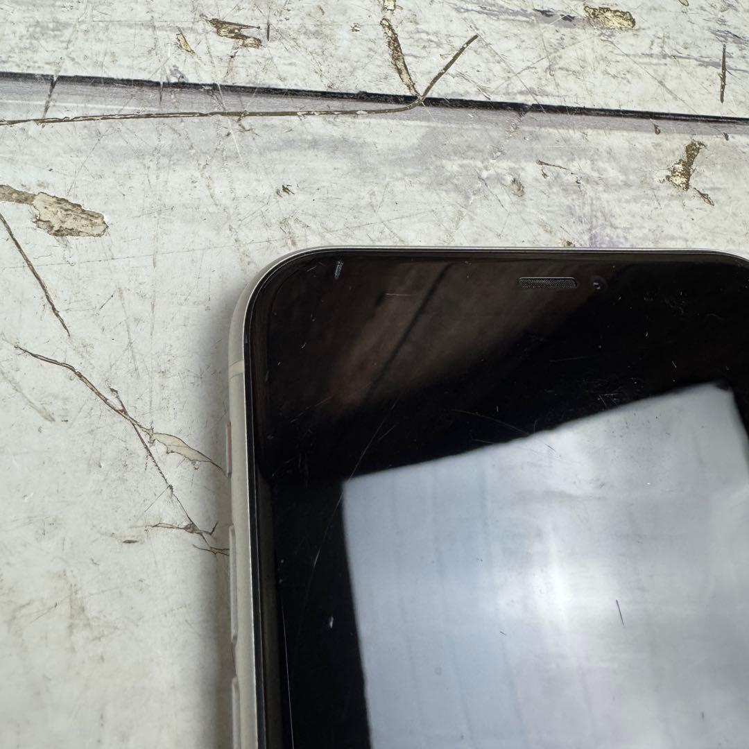 iPhone11 128GB ホワイト MWM22J/A 容量76%