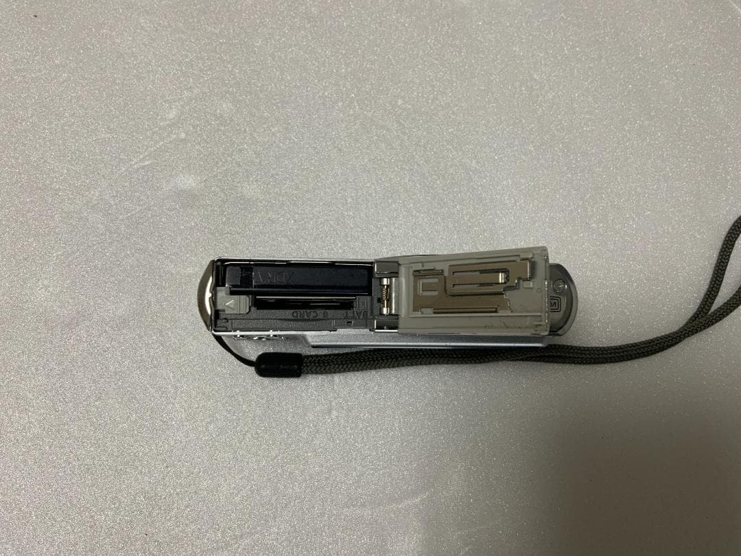 コンパクトデジタルカメラ《コンデジ》元箱付き６台まとめ売り（ジャンク品）