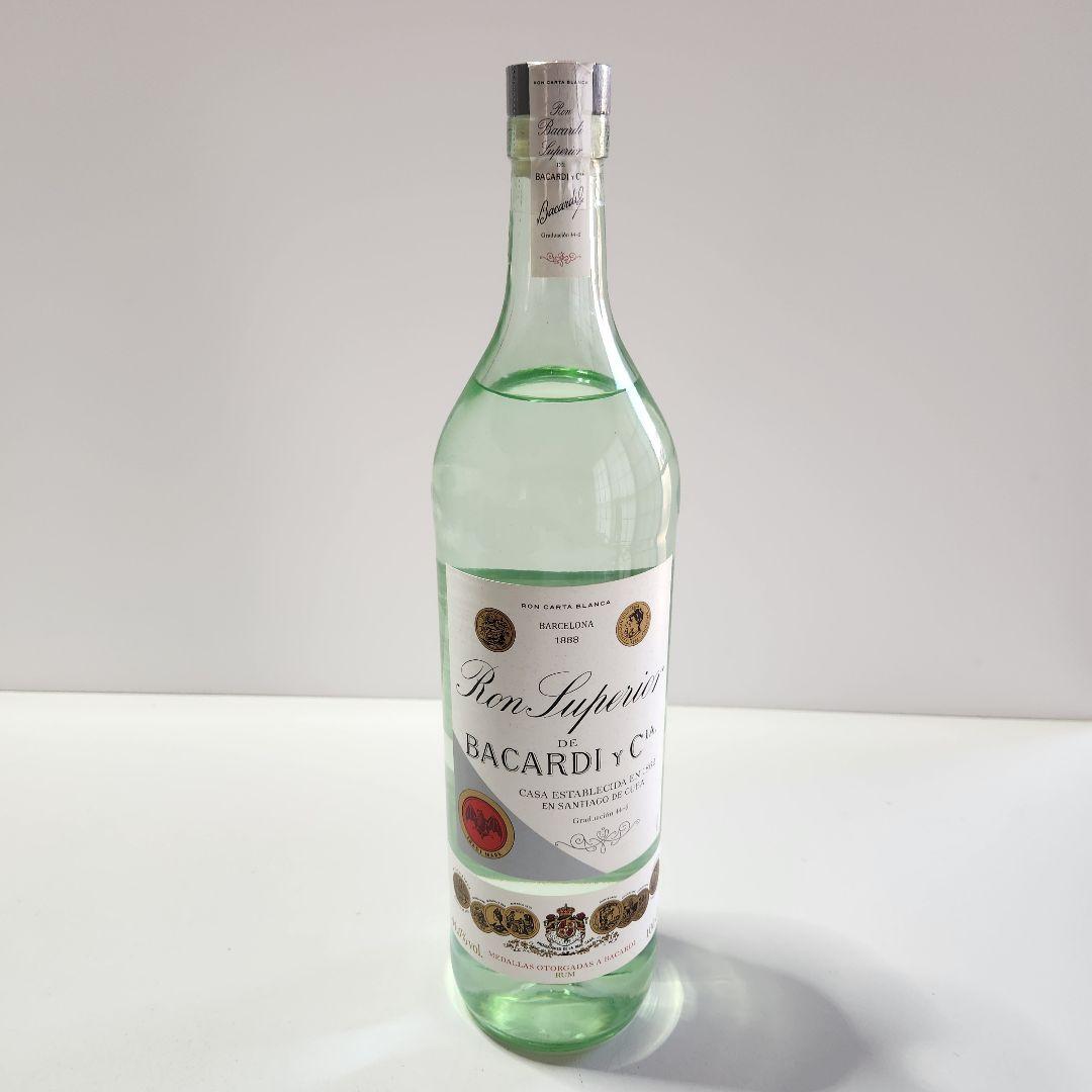 新品　未開栓 バカルディ　スペリオール　ヘリテージ　ラム　ホワイト　木箱入り