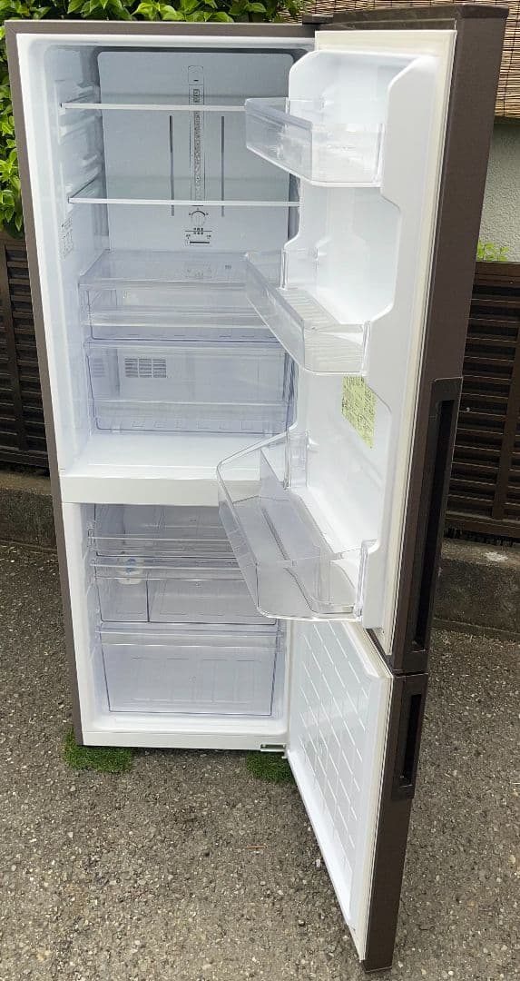 SHARP プラズマクラスター大型2ドア冷凍冷蔵庫 271L 横縞模様