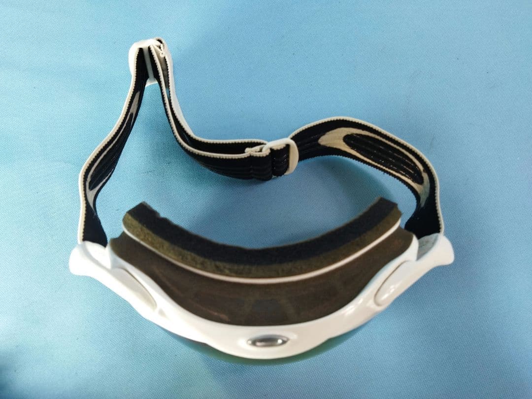 オークリー　Oakley ゴーグル ミラー加工 ホワイト収納袋付き