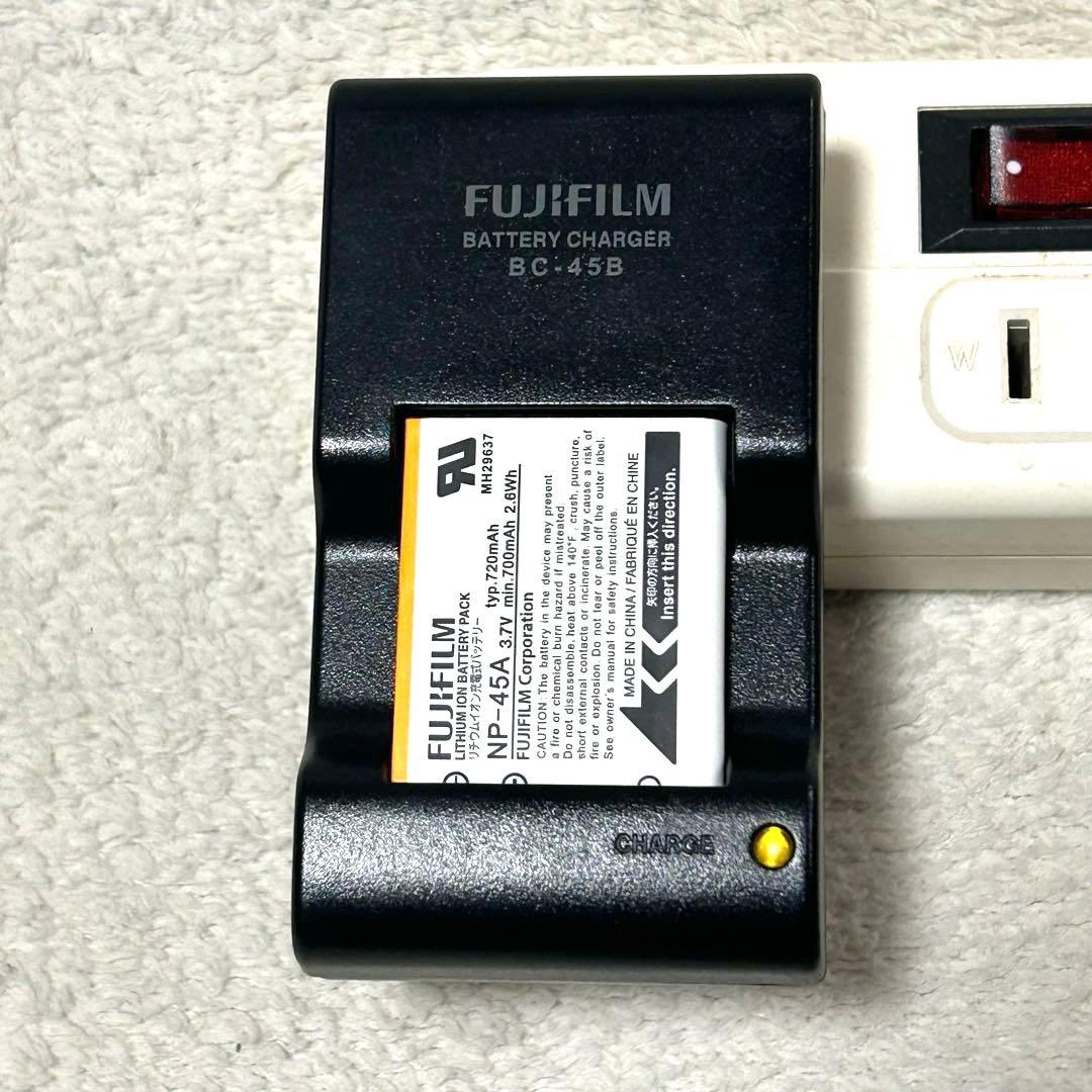 【美品 動作OK やや訳アリ】富士フイルム FinePix JX200 シルバー