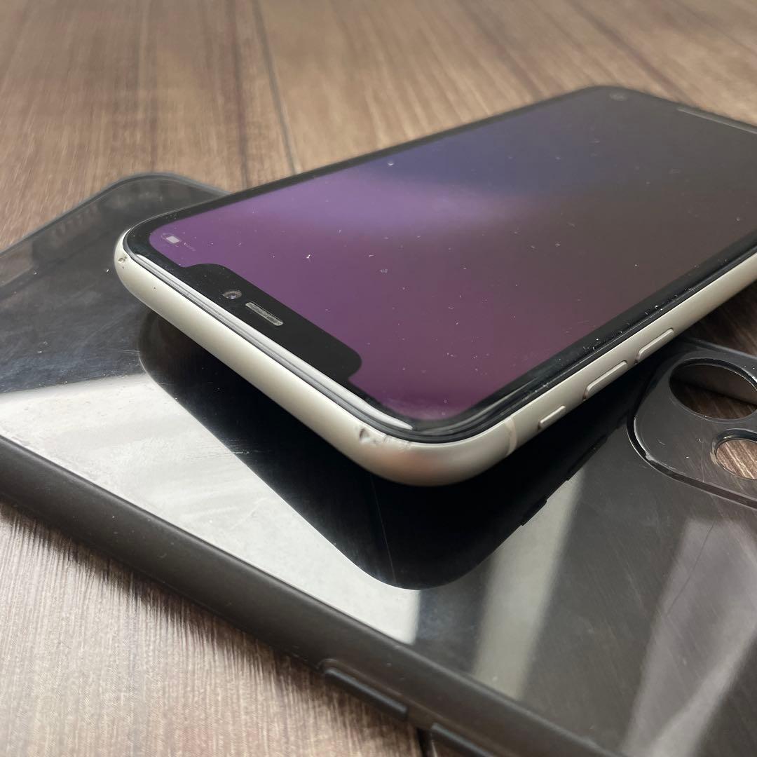 iPhone11 本体　64GB スマホ　スマートフォン　ホワイト　ケース付き