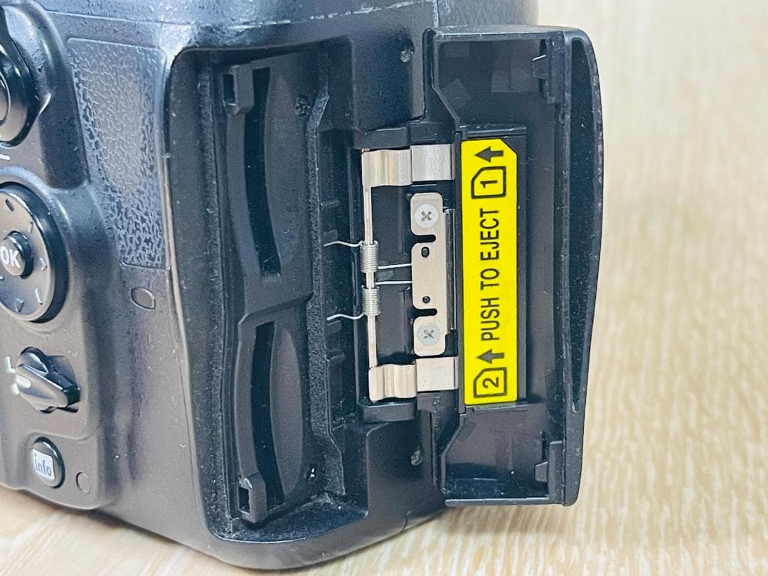 Nikon D7000 ニコン ボディ