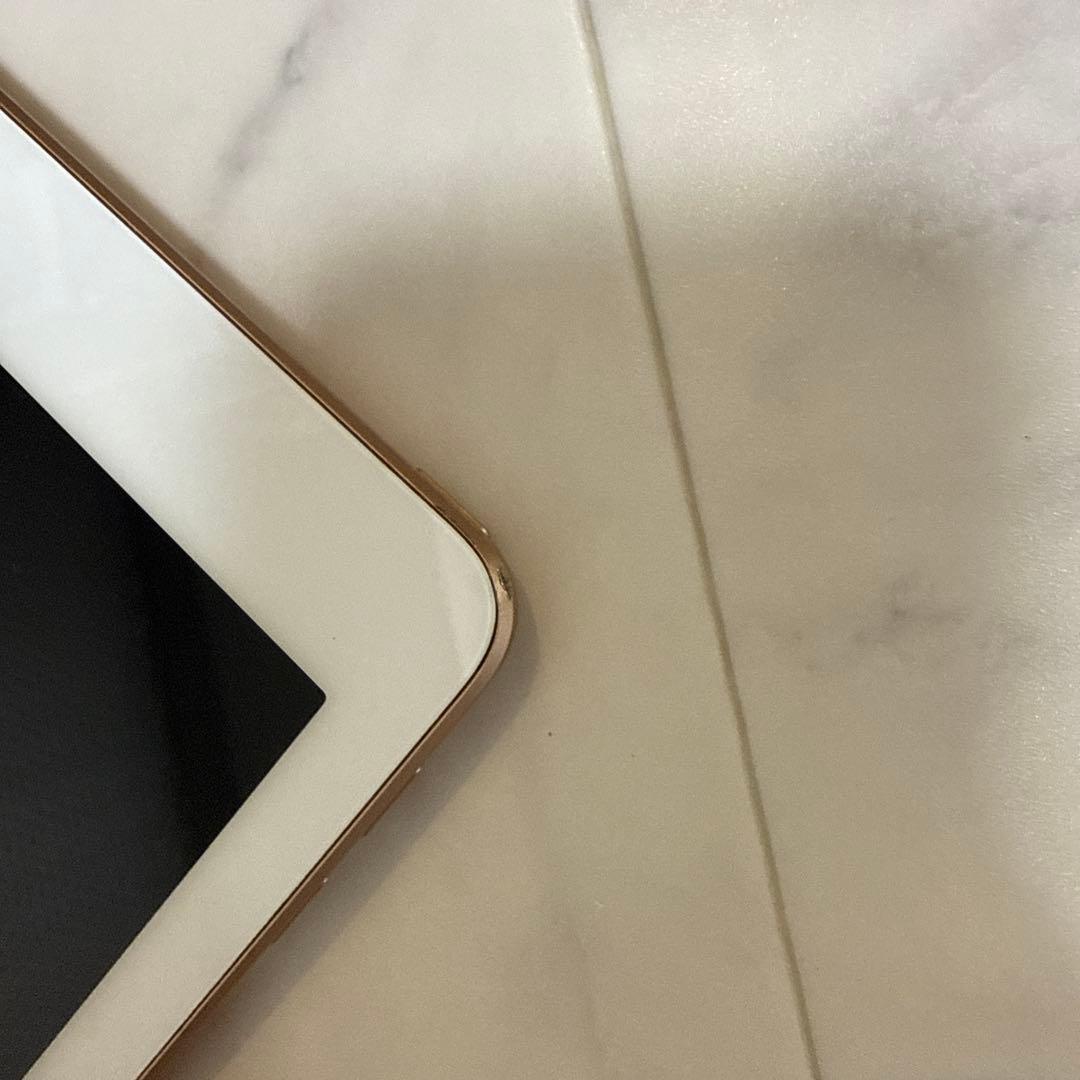 iPad 第6世代 128GB ゴールド タブレット Apple WiFi