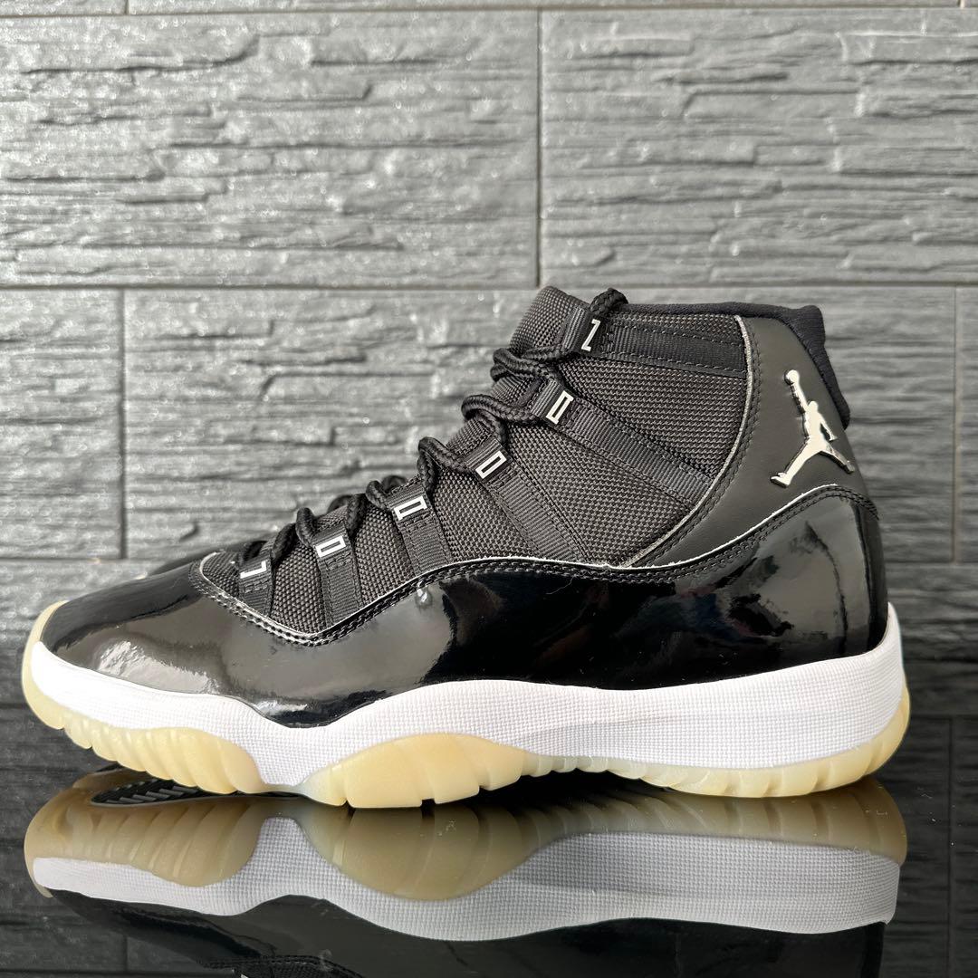 【極美品】27 NIKE エアジョーダン11